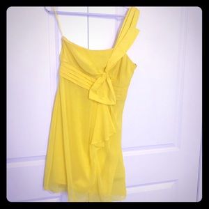 Short yellow dress